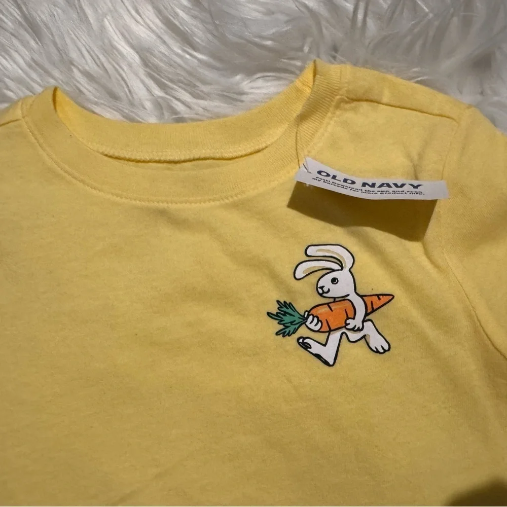 Old Navy NWT  Yellow Kids Tee with Bunny and Carrot Short Sleeve Tee Size 3T New